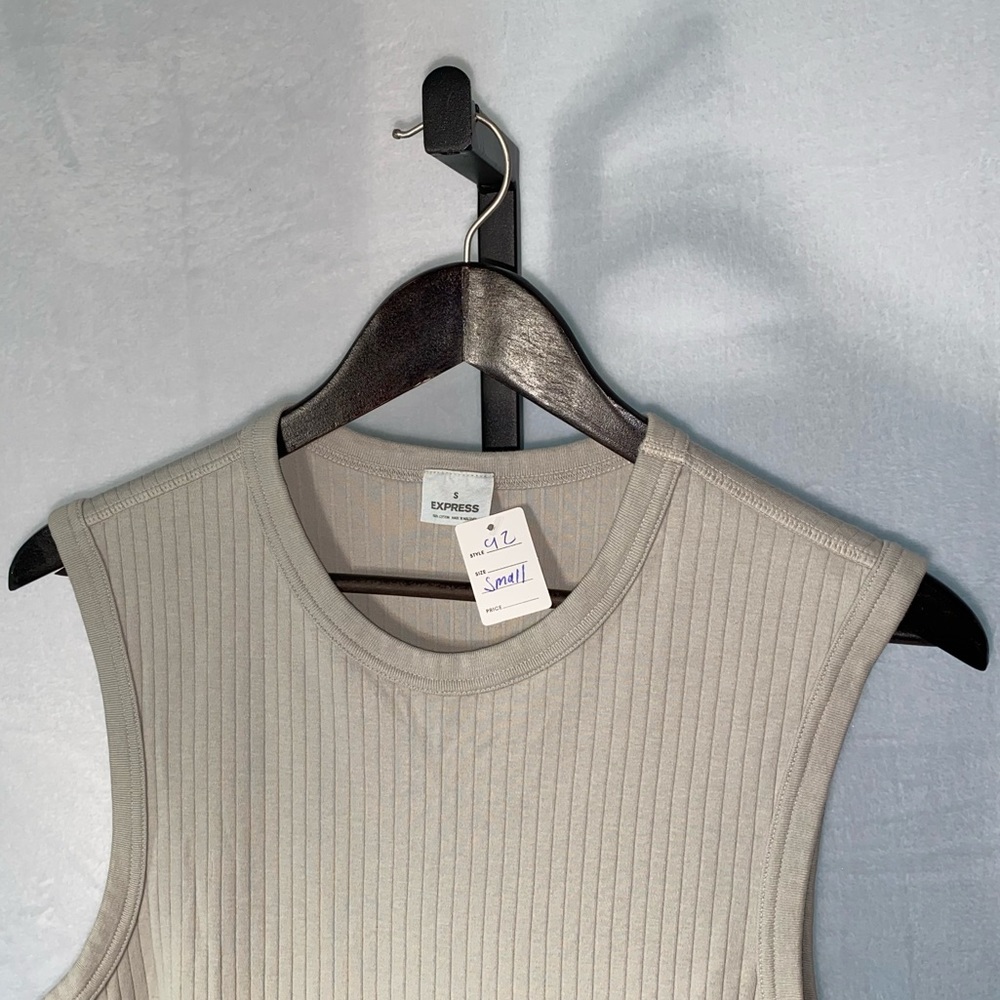 Express | Men’s Ribbed Tanktop Light Olive S - Picture 2 of 3